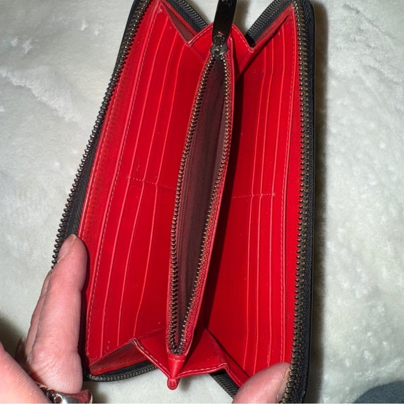 Christian Louboutin Red Leather Interior - Picture 5 of 7